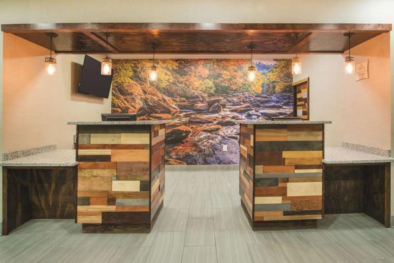 La Quinta Inn By Wyndham Calhoun South I-75 Εξωτερικό φωτογραφία