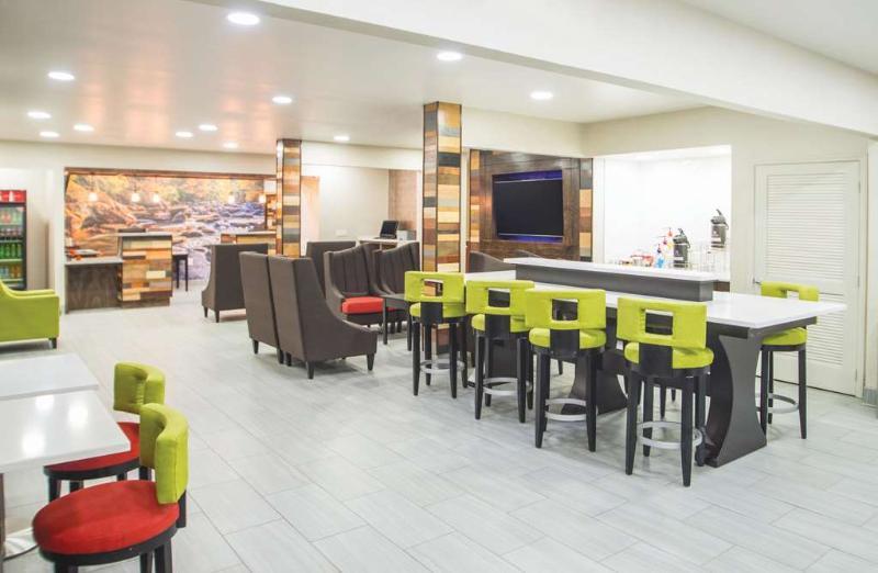La Quinta Inn By Wyndham Calhoun South I-75 Εξωτερικό φωτογραφία