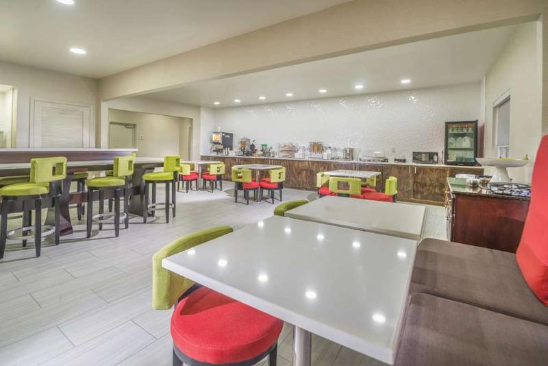 La Quinta Inn By Wyndham Calhoun South I-75 Εξωτερικό φωτογραφία